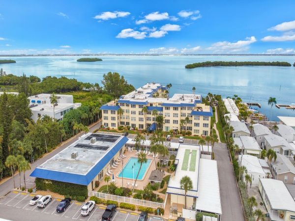 Charming Vacation Condo in Longboat Key Partial Gulf Views