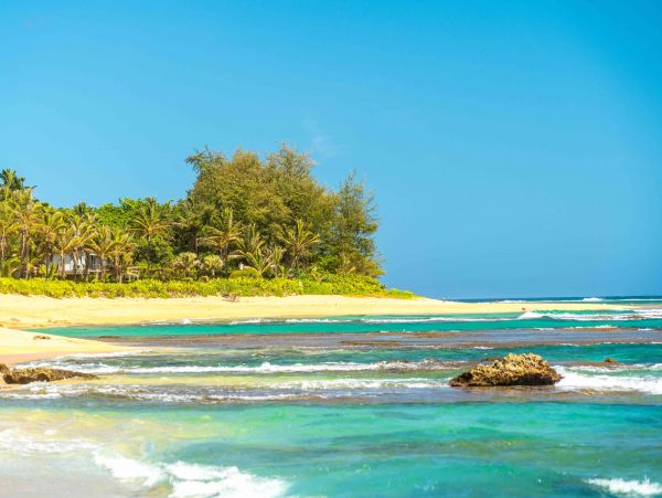 Beachfront Stunning Vacation Home in Kapaa Ocean Views