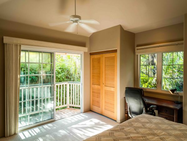 Beachfront Stunning Vacation Home in Kapaa Ocean Views
