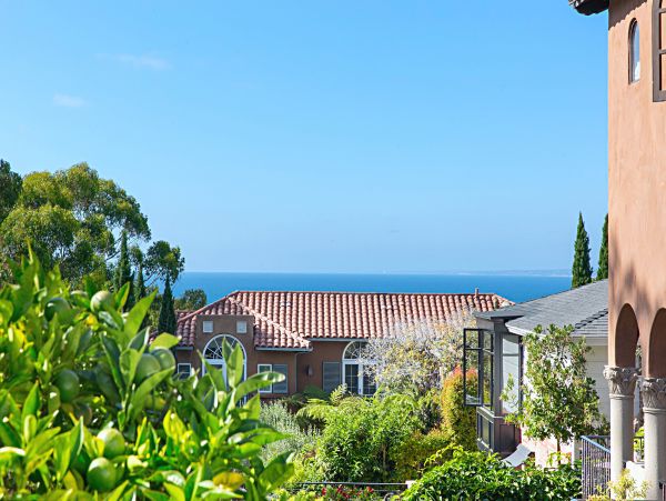 Stunning Vacation Home With 5 Bedrooms In Exclusive La Jolla