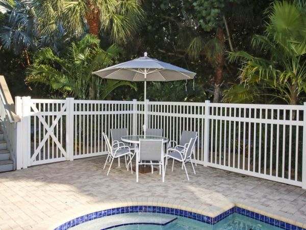 Charming Vacation Home in Captiva with Heated Pool Sleeps 10