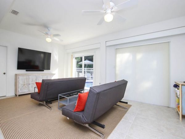 Charming Vacation Home in Captiva with Heated Pool Sleeps 10