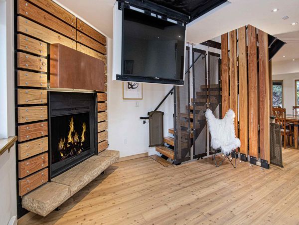 Three Bedroom + Den Townhome Hot Tub & Mountain Views