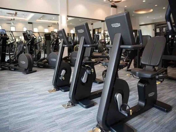 Olde Naples Luxury Vacation 2 Bedroom Condo, Walk To Beach!