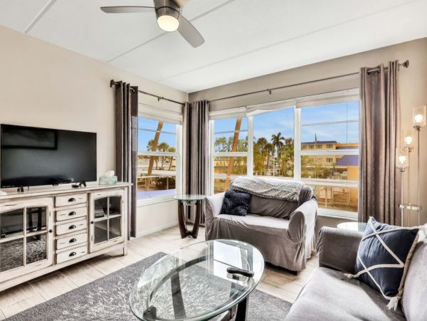 Gorgeous 1 Bedroom Vacation Condo in Longboat Key