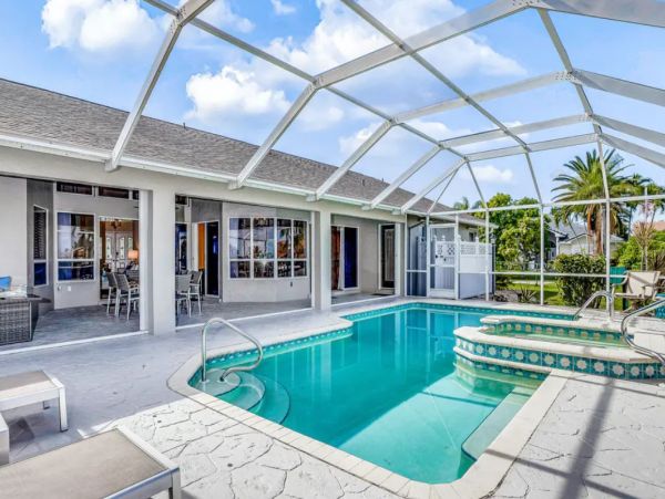 Cape Coral Canal Front Vacation Pool Home 6 Guests