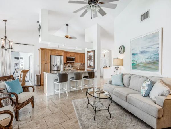 Cape Coral Canal Front Vacation Pool Home 6 Guests