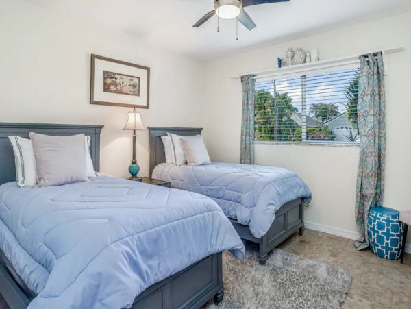 Cape Coral Canal Front Vacation Pool Home 6 Guests