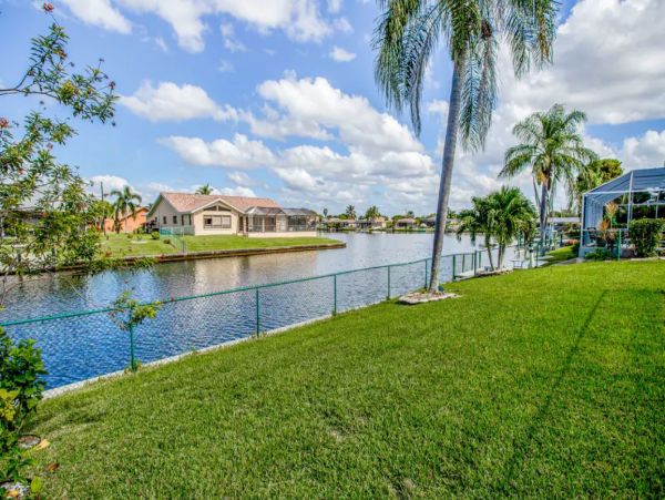 Cape Coral Canal Front Vacation Pool Home 6 Guests