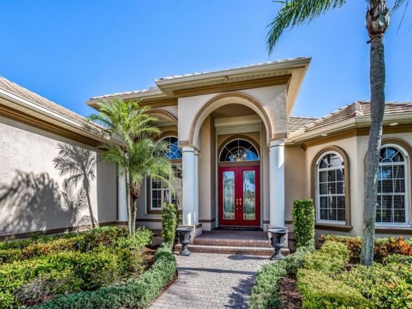 Cape Coral Vacation Home Three Bedrooms With Pool Sleeps 6