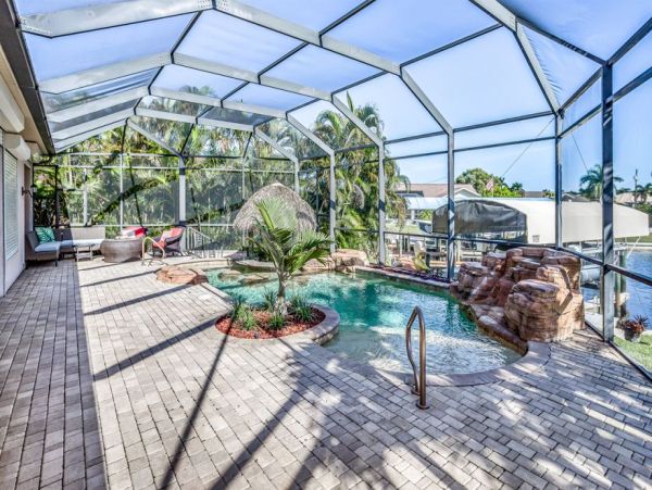 Cape Coral Vacation Home Three Bedrooms With Pool Sleeps 6