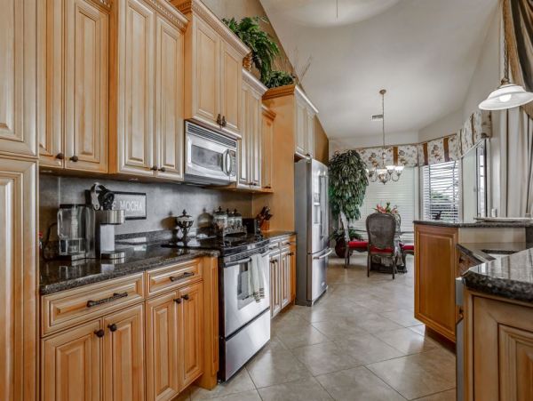 Cape Coral Vacation Home Three Bedrooms With Pool Sleeps 6