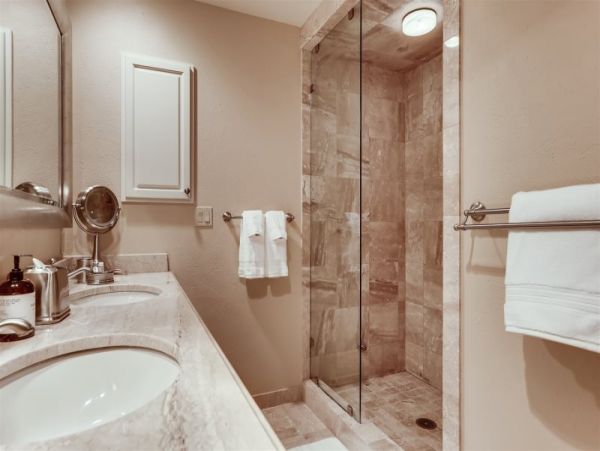 East Vail Golf Course Townhome 5 min walk to Shuttle stop