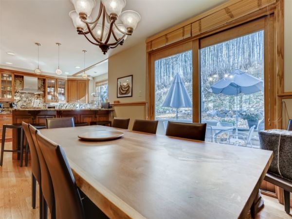 East Vail Golf Course Townhome 5 min walk to Shuttle stop