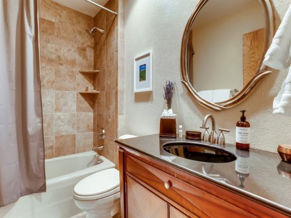 East Vail Golf Course Townhome 5 min walk to Shuttle stop