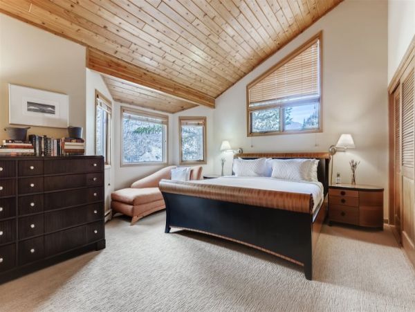 East Vail Golf Course Townhome 5 min walk to Shuttle stop