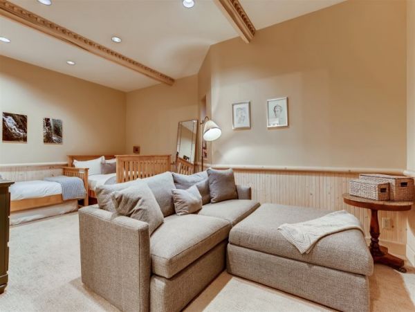 East Vail Golf Course Townhome 5 min walk to Shuttle stop