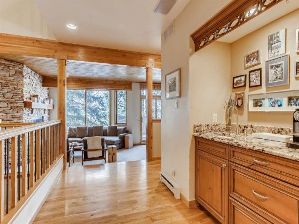East Vail Golf Course Townhome 5 min walk to Shuttle stop