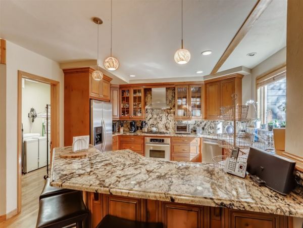 East Vail Golf Course Townhome 5 min walk to Shuttle stop