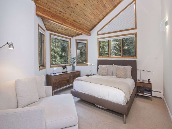 East Vail Golf Course Townhome 5 min walk to shuttle