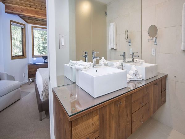 East Vail Golf Course Townhome 5 min walk to shuttle