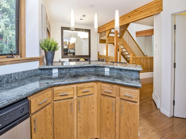 East Vail Golf Course Townhome 5 min walk to shuttle