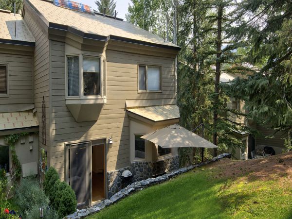 East Vail Golf Course Townhome 5 min walk to shuttle