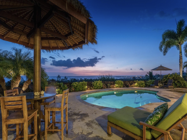 Ocean View 5 bedroom Indoor/Outdoor Living- Ocean View NEW ARRIVAL