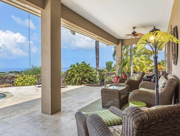 Ocean View 5 bedroom Indoor/Outdoor Living- Ocean View NEW ARRIVAL