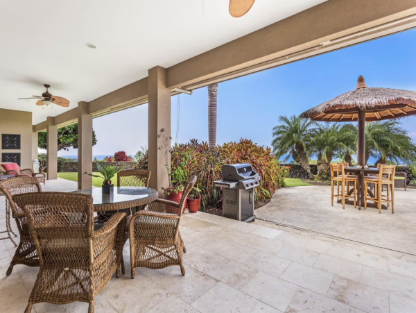Ocean View 5 bedroom Indoor/Outdoor Living- Ocean View NEW ARRIVAL