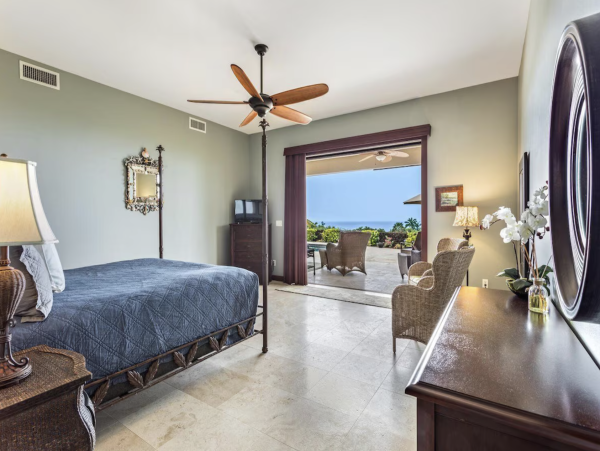 Ocean View 5 bedroom Indoor/Outdoor Living- Ocean View NEW ARRIVAL