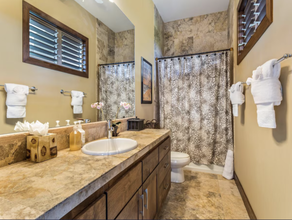 Ocean View 5 bedroom Indoor/Outdoor Living- Ocean View NEW ARRIVAL