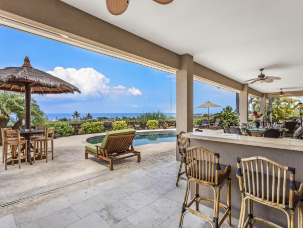 Ocean View 5 bedroom Indoor/Outdoor Living- Ocean View NEW ARRIVAL