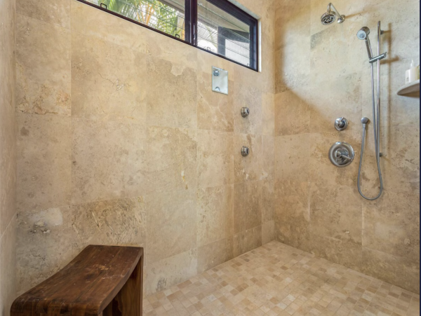 Ocean View 5 bedroom Indoor/Outdoor Living- Ocean View NEW ARRIVAL