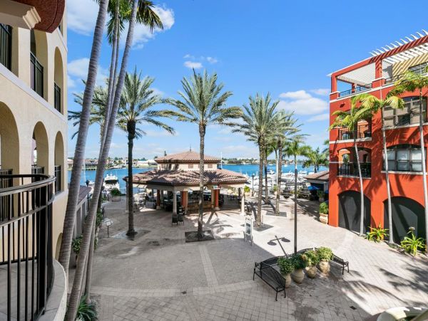 Three Bedroom Vacation Condo in Marco Island Bay Views
