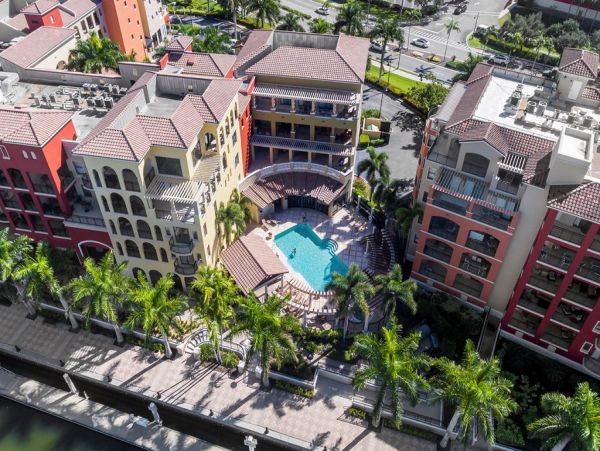 Three Bedroom Vacation Condo in Marco Island Bay Views
