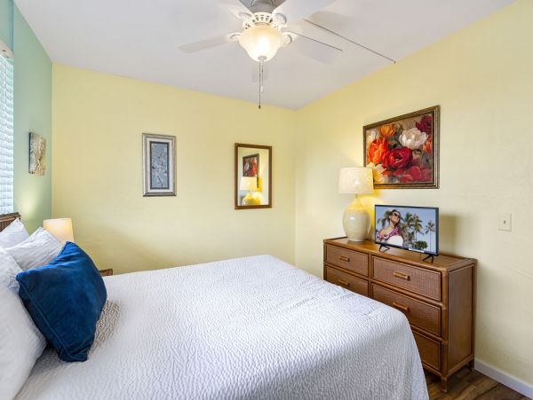 Charming 2 bedroom 2 Bath