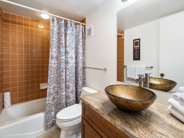 Charming 2 bedroom 2 Bath