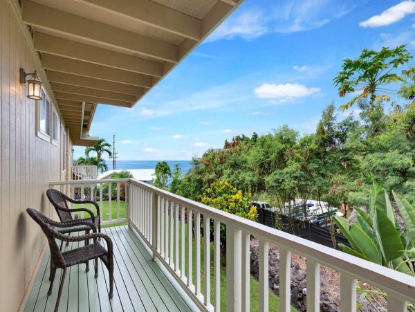 2 Bedroom walk to beach