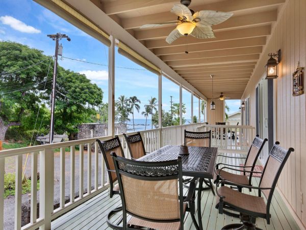 2 Bedroom walk to beach
