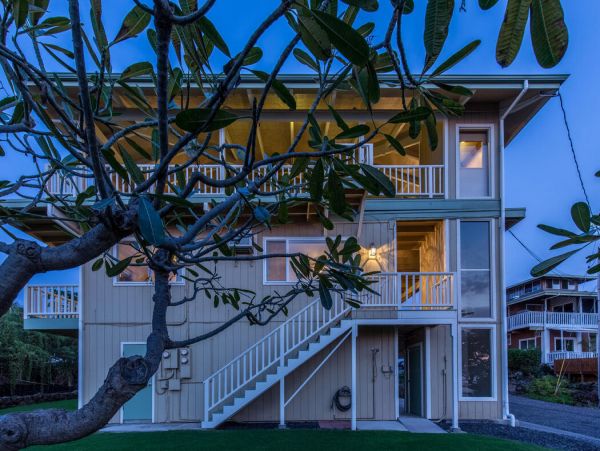 2 Bedroom walk to beach