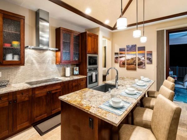Luxury Vacation Rental in Kailua Kona Three Bedrooms