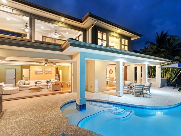 Tropical Luxury Retreat in Kailua Kona: Spacious 4-Bedroom Home with Pool & Stunning Views