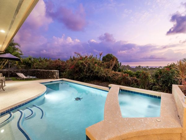 Tropical Luxury Retreat in Kailua Kona: Spacious 4-Bedroom Home with Pool & Stunning Views