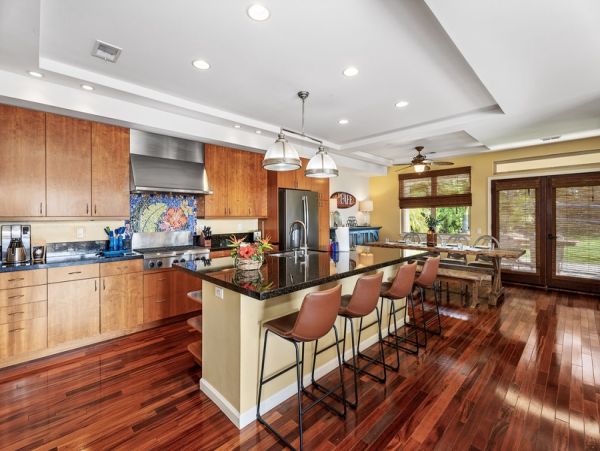 Tropical Luxury Retreat in Kailua Kona: Spacious 4-Bedroom Home with Pool & Stunning Views
