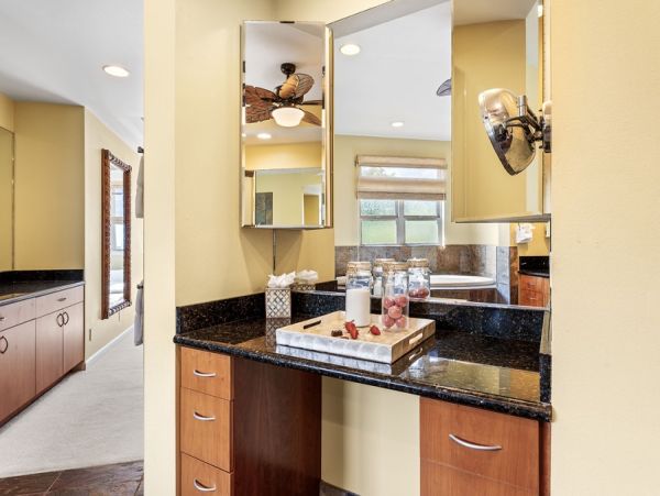Tropical Luxury Retreat in Kailua Kona: Spacious 4-Bedroom Home with Pool & Stunning Views