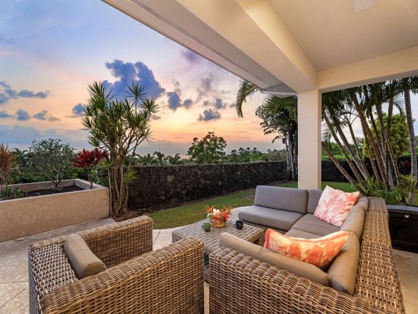 Tropical Luxury Retreat in Kailua Kona: Spacious 4-Bedroom Home with Pool & Stunning Views