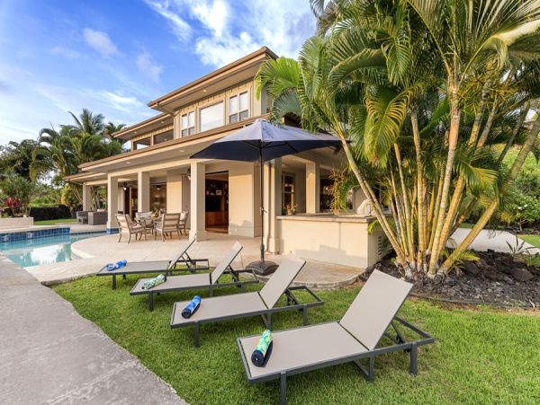 Tropical Luxury Retreat in Kailua Kona: Spacious 4-Bedroom Home with Pool & Stunning Views