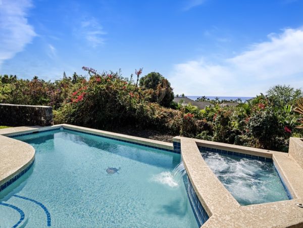 Tropical Luxury Retreat in Kailua Kona: Spacious 4-Bedroom Home with Pool & Stunning Views