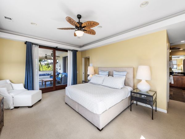 Tropical Luxury Retreat in Kailua Kona: Spacious 4-Bedroom Home with Pool & Stunning Views